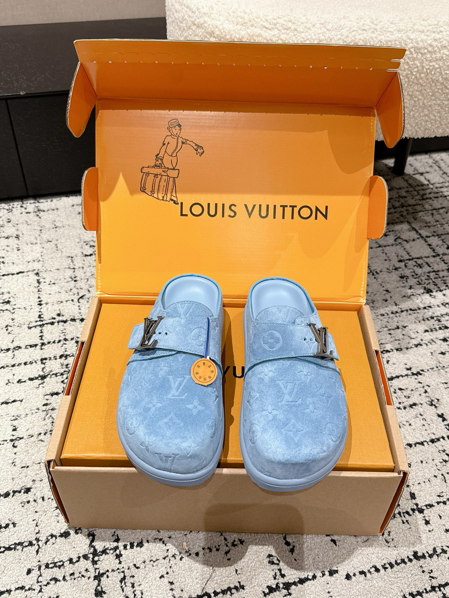Louis Vuitton Easy Monogram Leather Sandals: Comfort & Style - Size 39-45 2 i1755428207608 8993 0 0