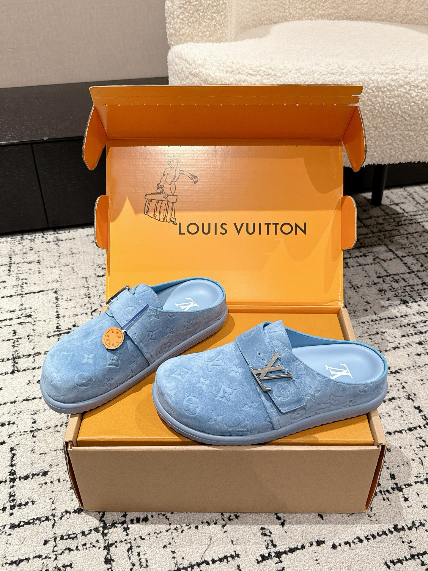 Louis Vuitton Easy Monogram Leather Sandals: Comfort & Style - Size 39-45 4 i1755428208638 699 0 2