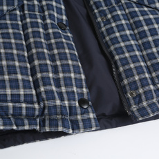 羽绒服-。女装👚Mium双面穿羽绒服 格纹面面料选择: 运用全棉梭织织造工艺,经纬纱线紧密交织,织造出规整的格纹肌理,格 羽绒服-。女装👚Mium双面穿羽绒服 格纹面面料选择: 运用全棉梭织织造工艺,经纬纱线紧密交织,织造出规整的格纹肌理,格