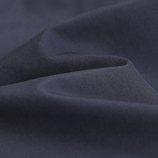 羽绒服-。女装👚Mium双面穿羽绒服 格纹面面料选择: 运用全棉梭织织造工艺,经纬纱线紧密交织,织造出规整的格纹肌理,格 羽绒服-。女装👚Mium双面穿羽绒服 格纹面面料选择: 运用全棉梭织织造工艺,经纬纱线紧密交织,织造出规整的格纹肌理,格