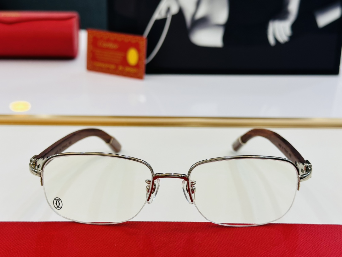 Cartier-卡家CT8101Size56口18-140男士推荐不挑脸型佩戴舒适可配近视镜片木制腿