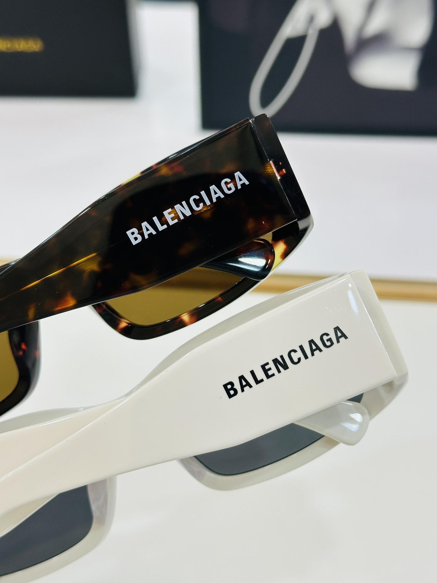 BALENCIAGA巴黎世家BB0328SSize56口20-135版型很特别的设计让人一眼爱上超级百搭