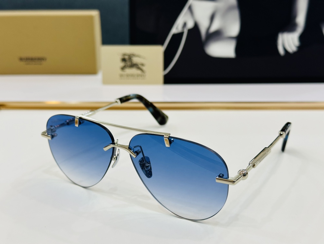 新款 BURBERR*🔻巴家 BE3151 百搭镜架Size：62口12-142 高品质 到货 🌲🌲🌲b