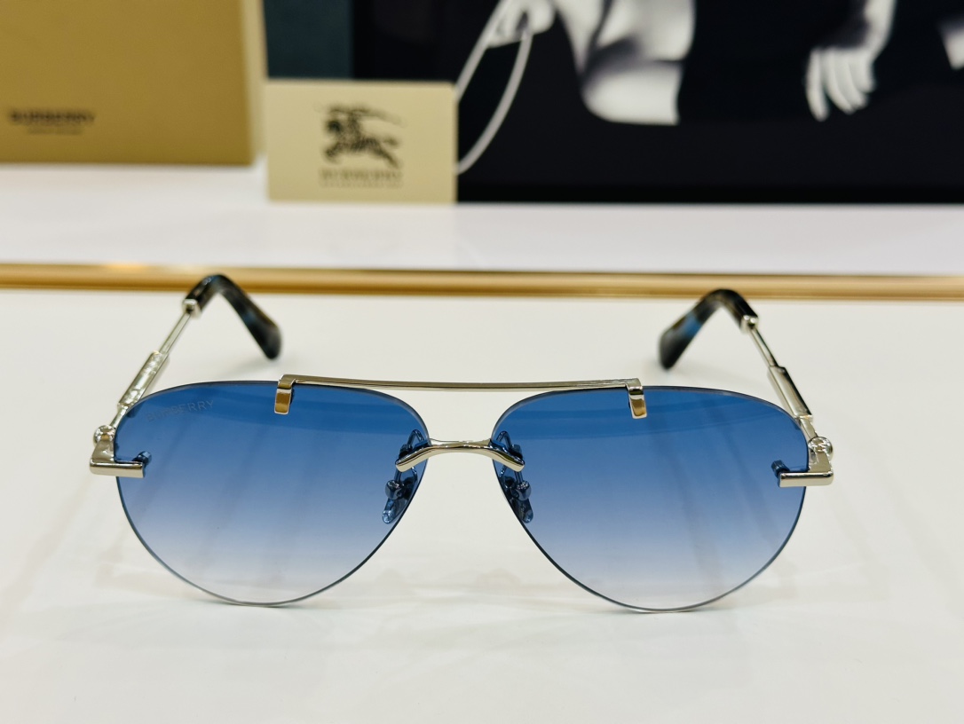 新款 BURBERR*🔻巴家 BE3151 百搭镜架Size：62口12-142 高品质 到货 🌲🌲🌲b