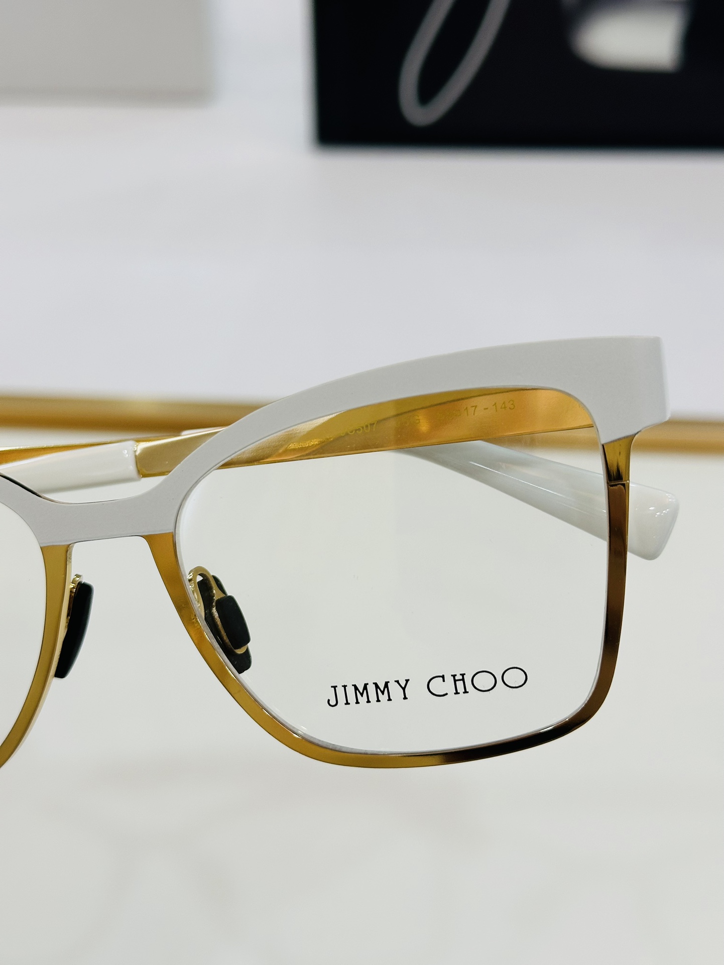 JIMMYCHO*/吉米家MODEL:JC507Size55口17-143将引发又一股潮流采用顶尖造工b