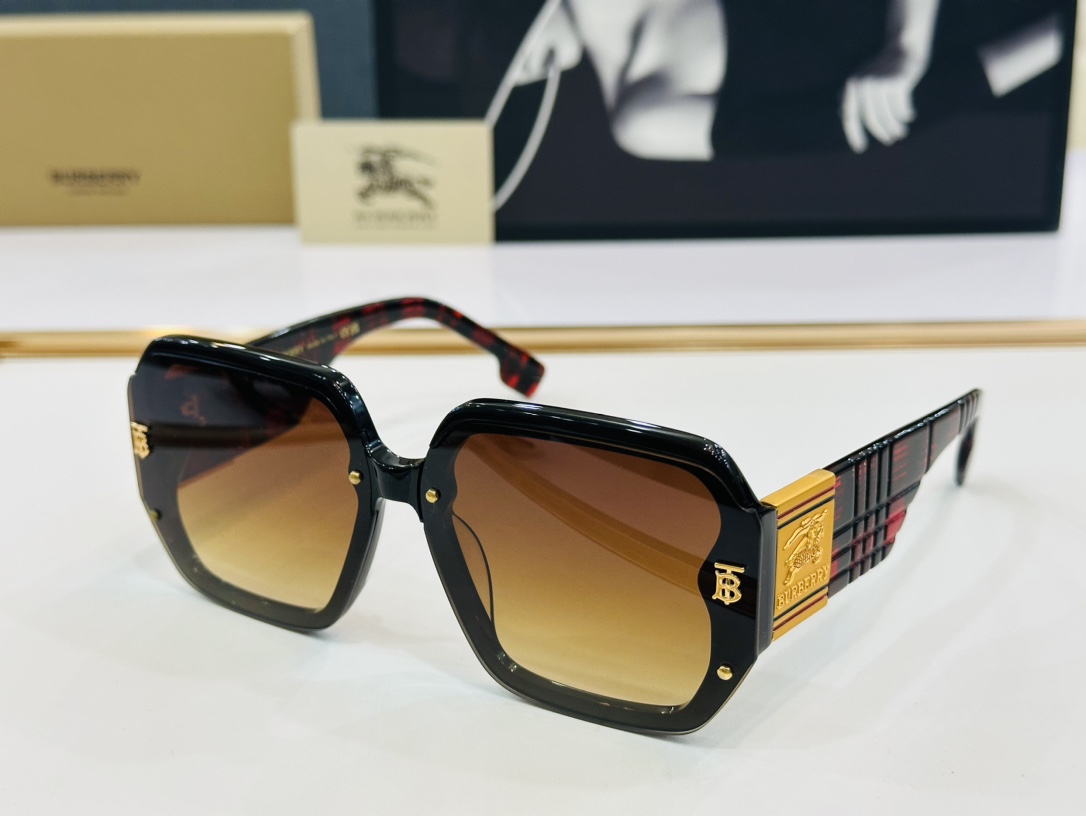 高品质BURBERR*巴家BE6102Size68口11-145女款太阳眼镜[得意[愉快]K意大利进口材