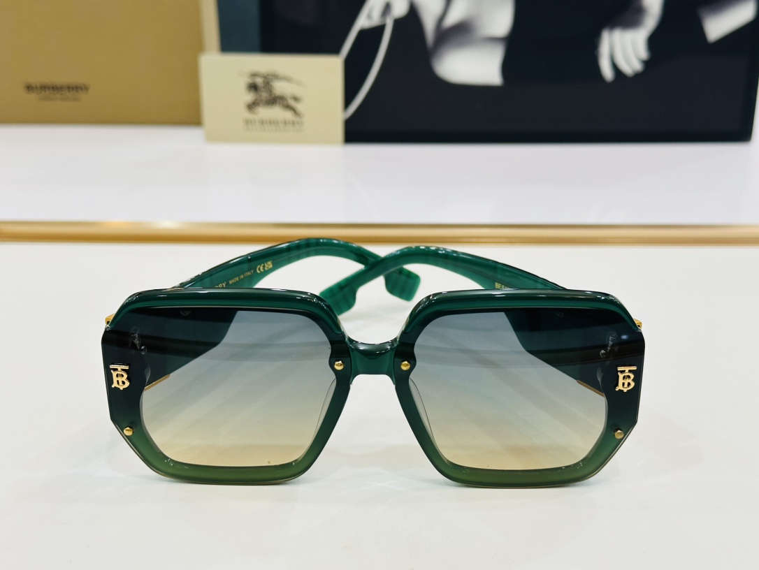 高品质BURBERR*巴家BE6102Size68口11-145女款太阳眼镜[得意[愉快]K意大利进口材