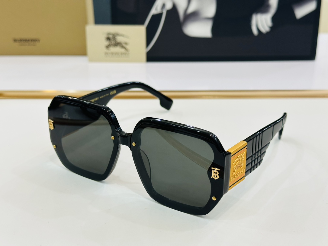 高品质BURBERR*巴家BE6102Size68口11-145女款太阳眼镜[得意[愉快]K意大利进口材