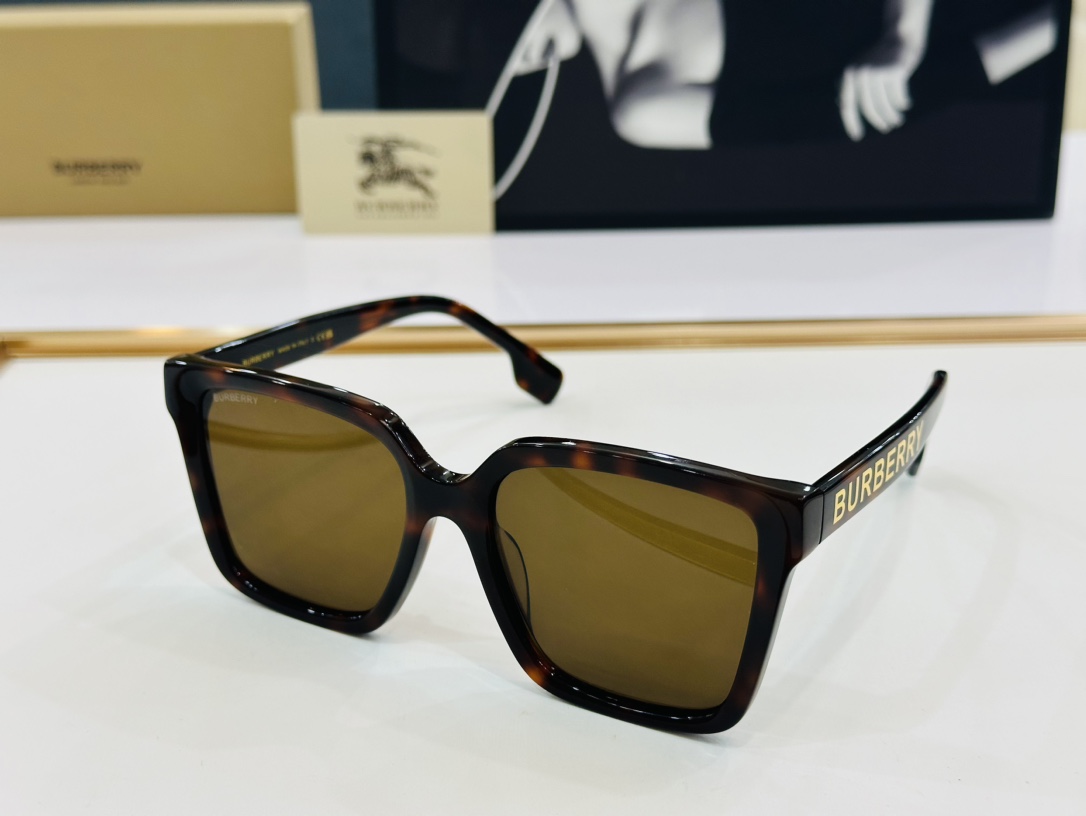 高品质BURBERR*巴家BE4411Size57口19-145女款太阳眼镜[得意[愉快]K意大利进口材