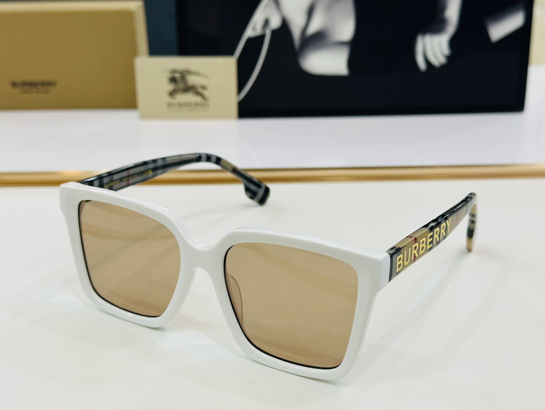 高品质BURBERR*巴家BE4411Size57口19-145女款太阳眼镜[得意[愉快]K意大利进口材