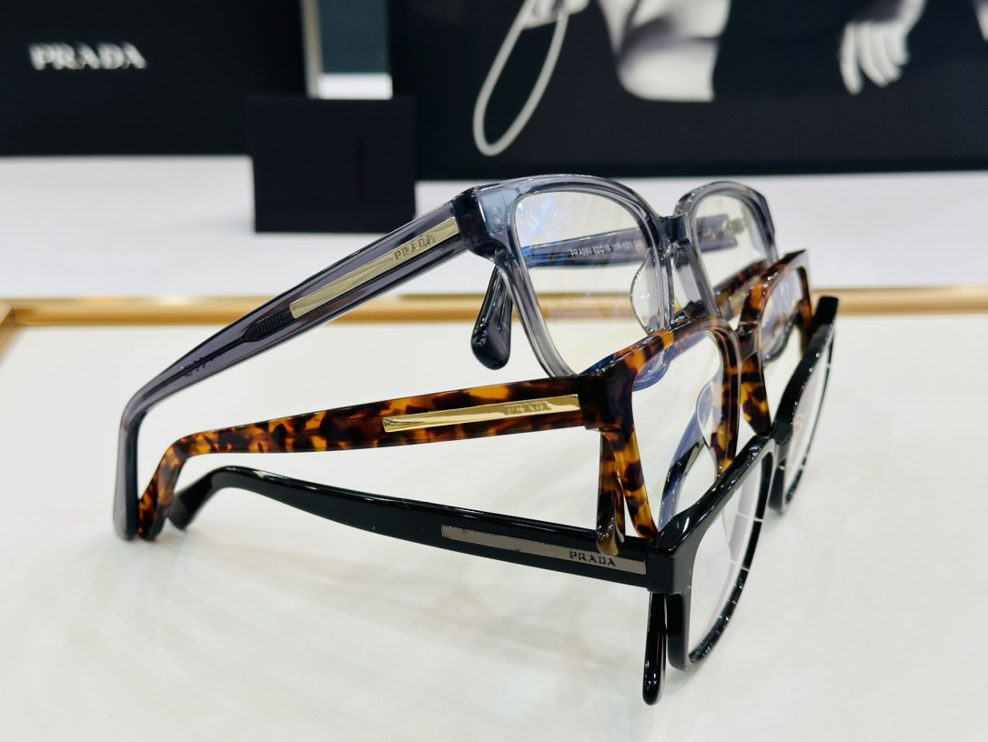 PRAD*普家PRA09Size52口18-145眼镜系列堪称精湛制作彰显独特个L最新推出火爆款配光架