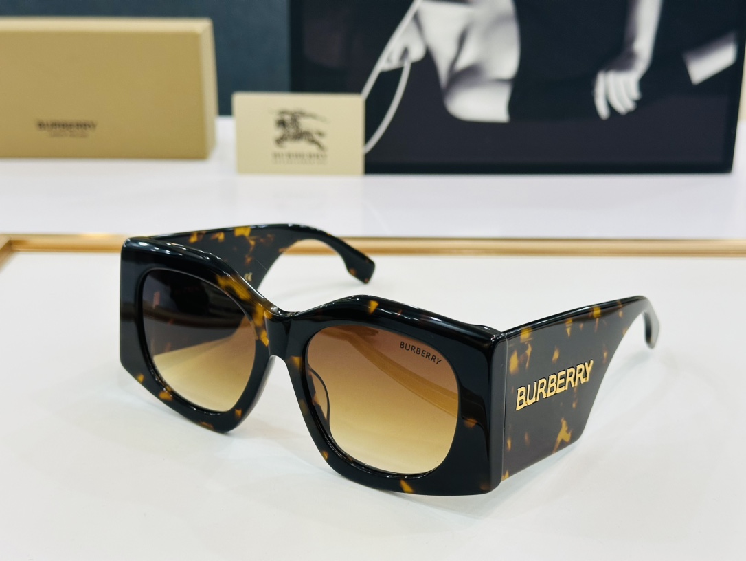 高品质BURBERR*巴家B4388USize55口18-140女款太阳眼镜[得意[愉快]b意大利进口材