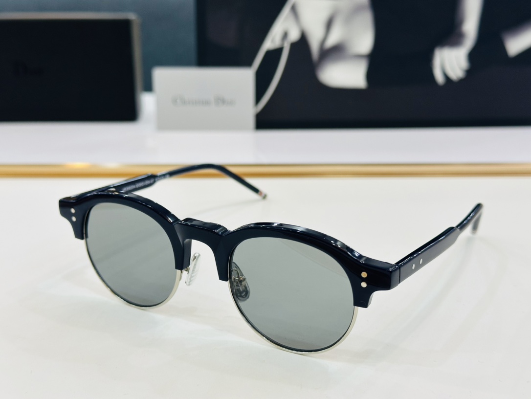 官网同步发售THOMBROWN*布朗尼UES920ASIZE47口23-148B官网款
