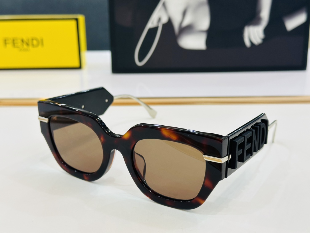 新款FEND*FE40097Size53口22-140时尚经典B太阳镜