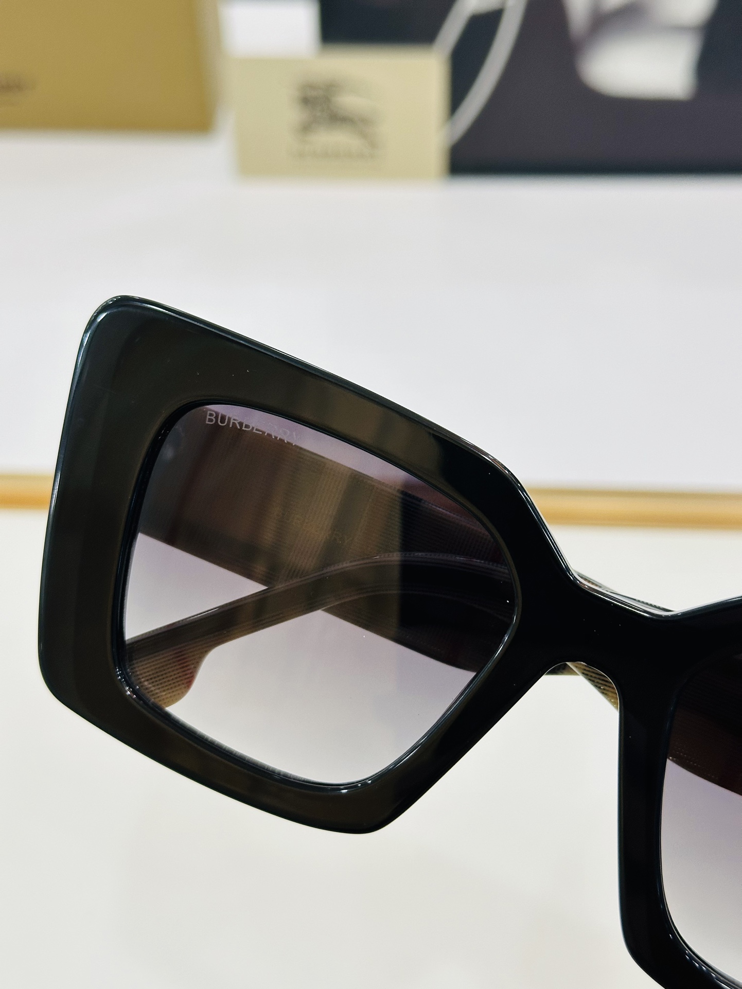 高品质BURBERR*巴家BE6008Size53口21-145女款太阳眼镜[得意]XL高品质特色镜腿