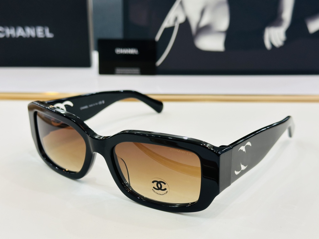 CHANE*/香家MODEL:CH5526Size60口21-145完美品质独特设计F适合各种脸型太阳镜