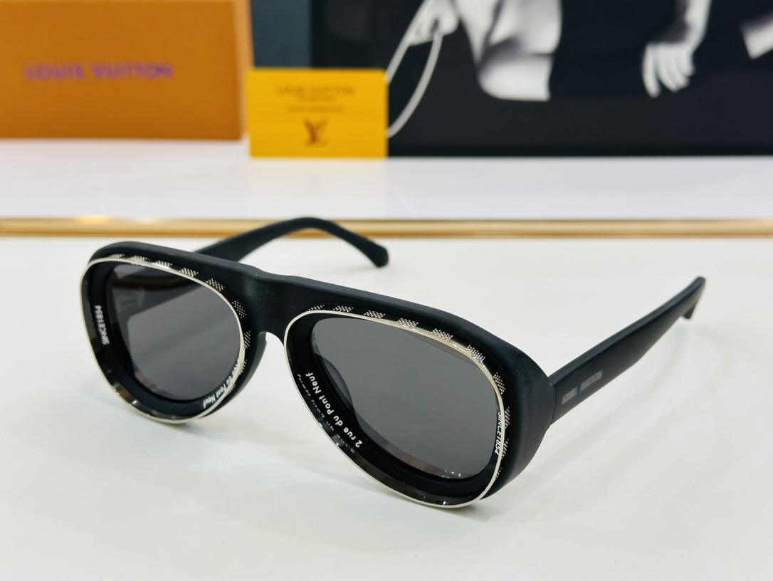 路易家LOUIS*VUITON原单高品质Model:Z2445高端货Size56口21-140皆属上品q