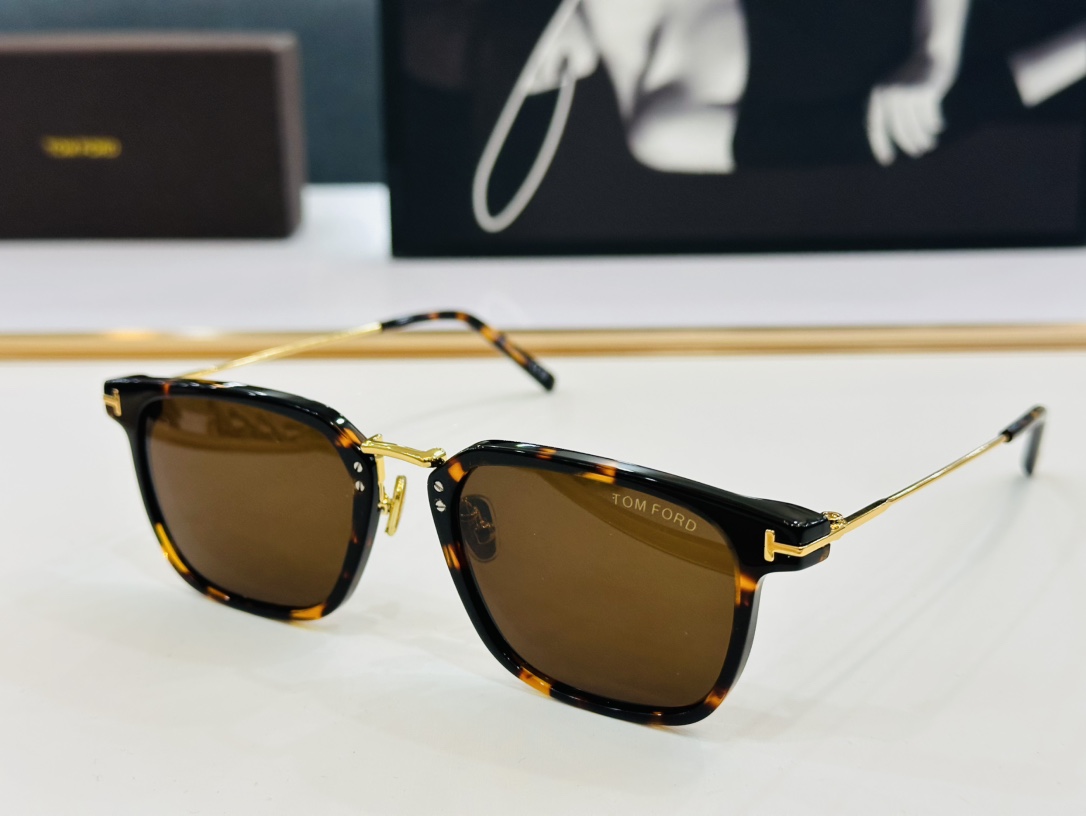 TOMFOR*汤姆家Model:FT1042Size52口21-145时尚框板材太阳镜一比一C时尚经典款