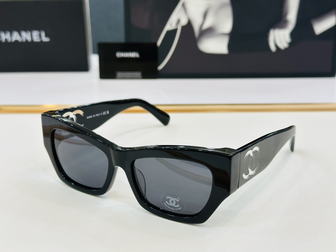 CHANE*/香家MODEL:CH5527Size53口18-145完美品质独特设计Zm适合各种脸型太阳