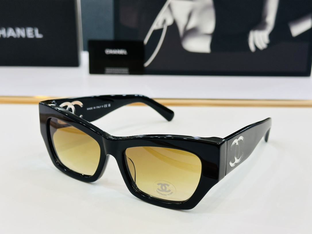 CHANE*/香家MODEL:CH5527Size53口18-145完美品质独特设计Zm适合各种脸型太阳