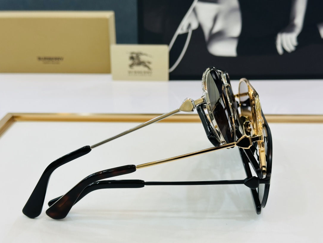 高品质BURBERR*巴家BE3155Size59口19-147女款太阳眼镜[得意[愉快]b意大利进口材