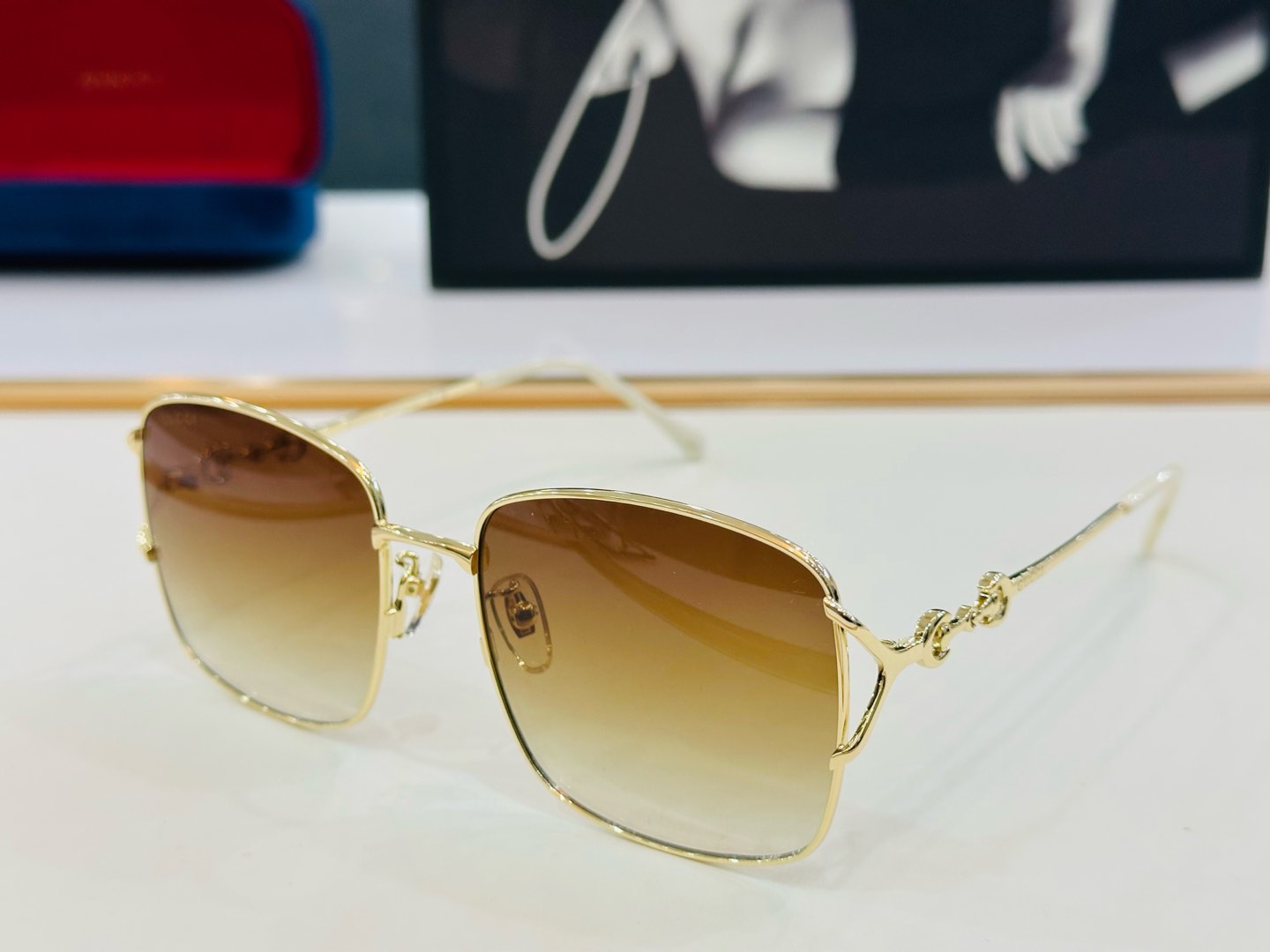 GUCC* 古家 GG1018SK 🐝🐝系列 Size：52口19-148   🍁🍁 B超绝品质 。