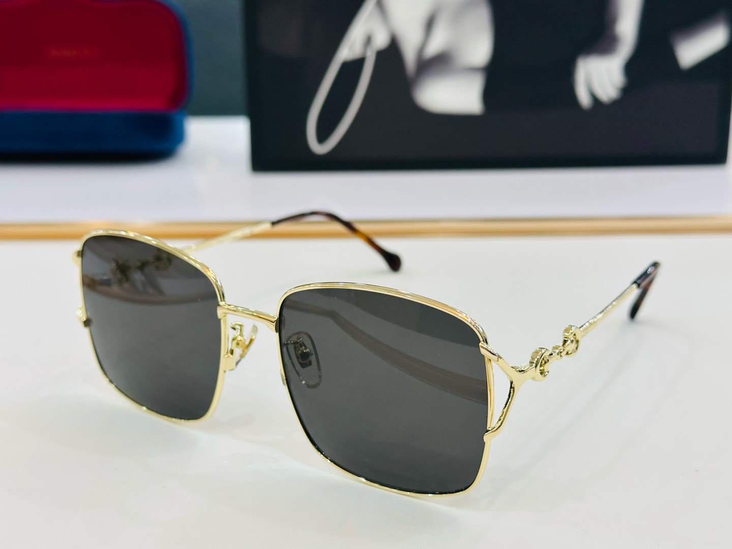 GUCC* 古家 GG1018SK 🐝🐝系列 Size：52口19-148   🍁🍁 B超绝品质 。