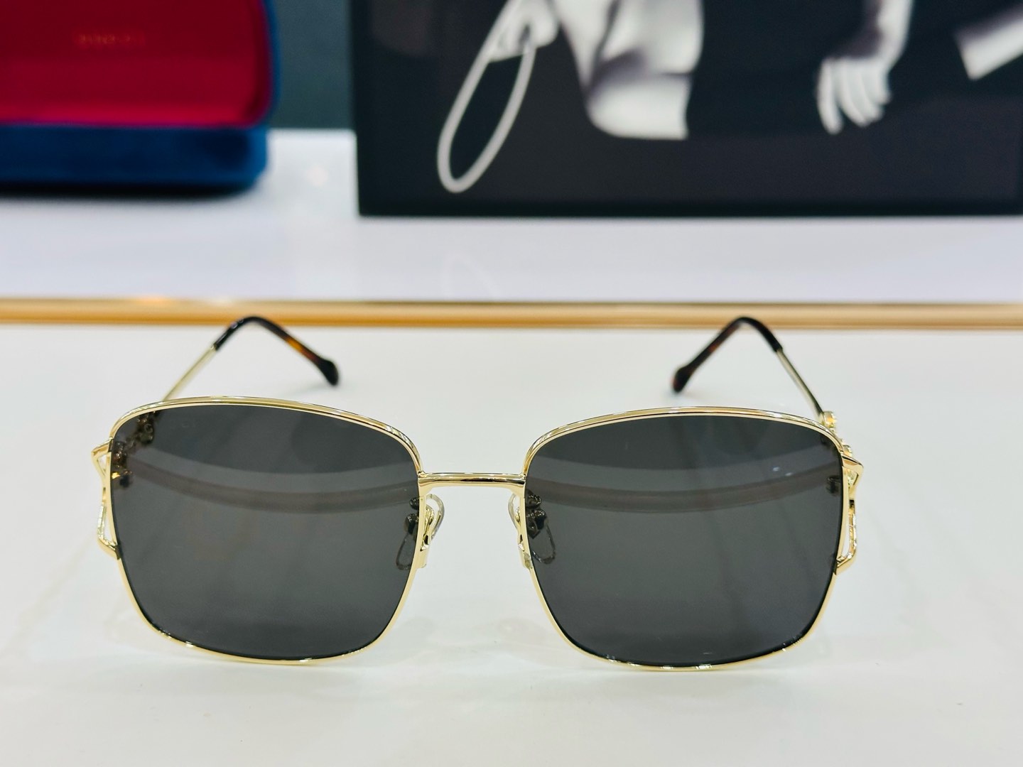 GUCC* 古家 GG1018SK 🐝🐝系列 Size：52口19-148   🍁🍁 B超绝品质 。