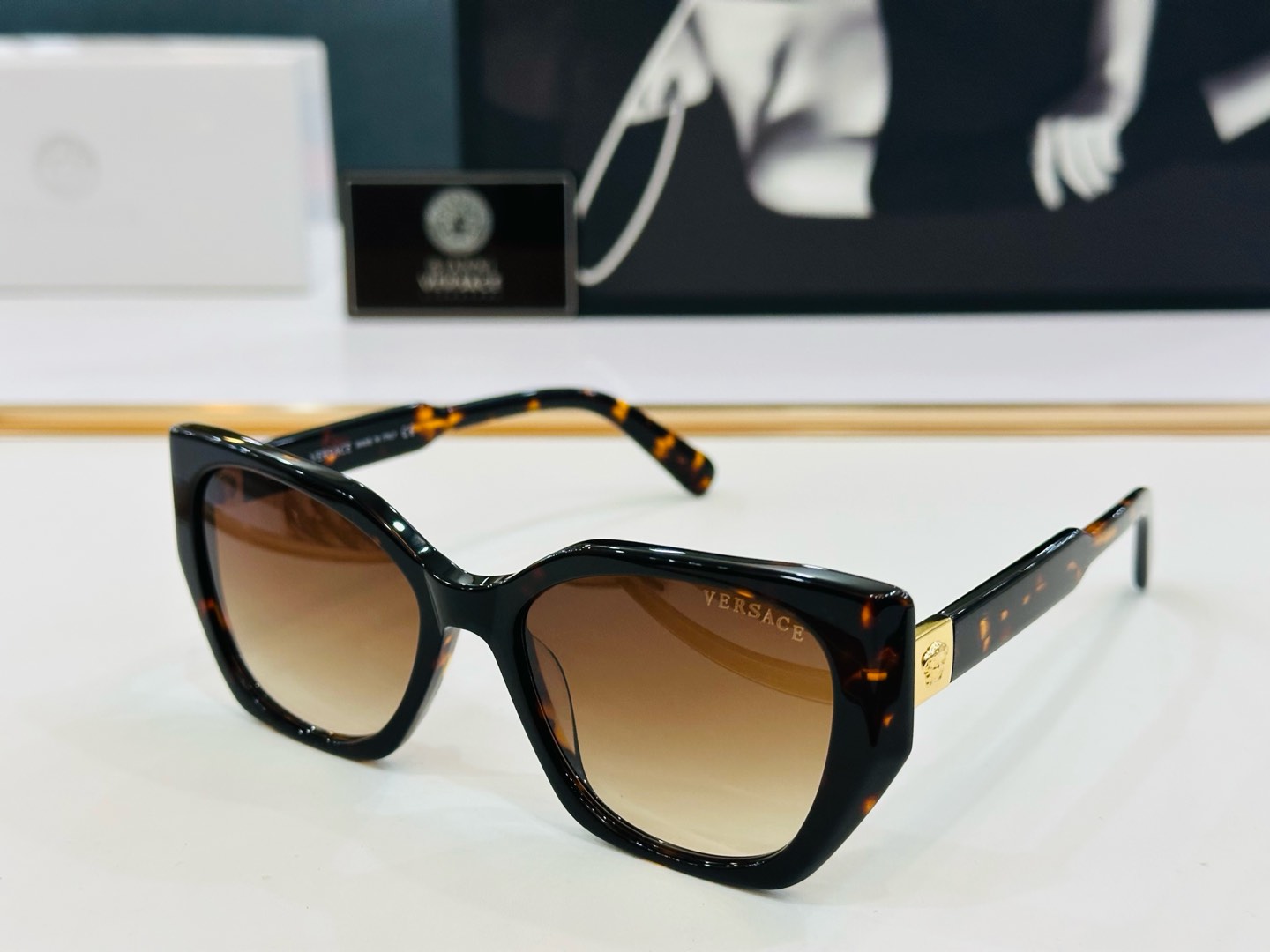 🎉🎉范思家 VERSACE✨✨✨MODEL：VE3357 Size：54口18-145     ✨Z有范
