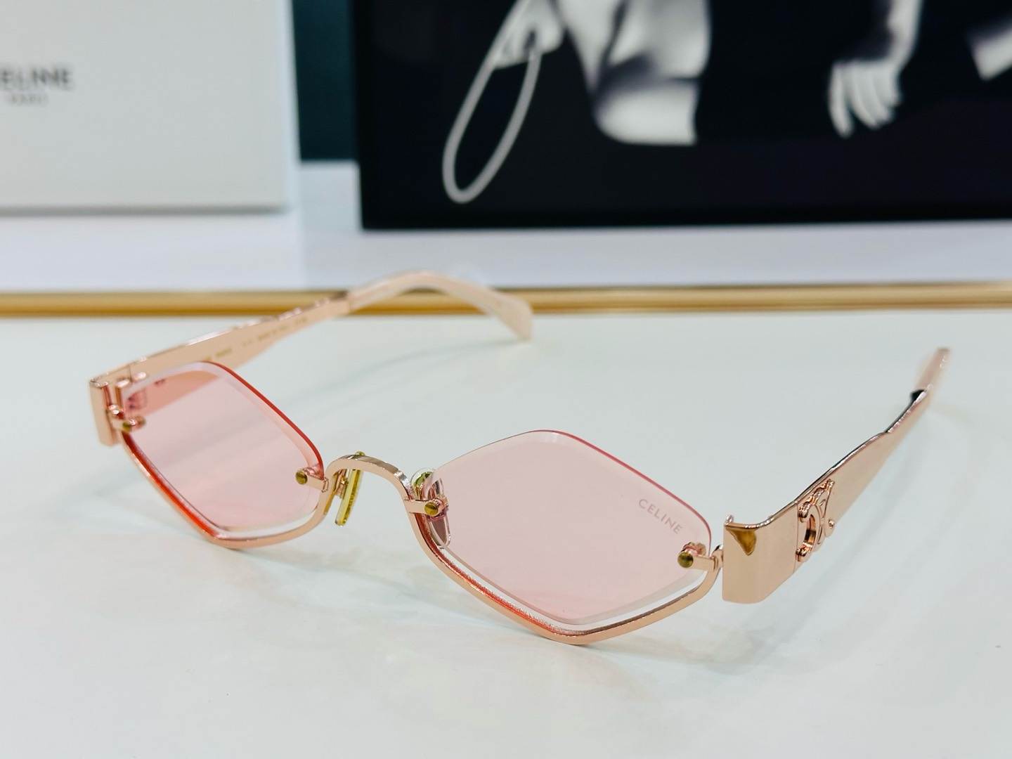 【CELINE】赛琳 CL42117U Size：53口23-145    一直热销的款式 欧美风 b光