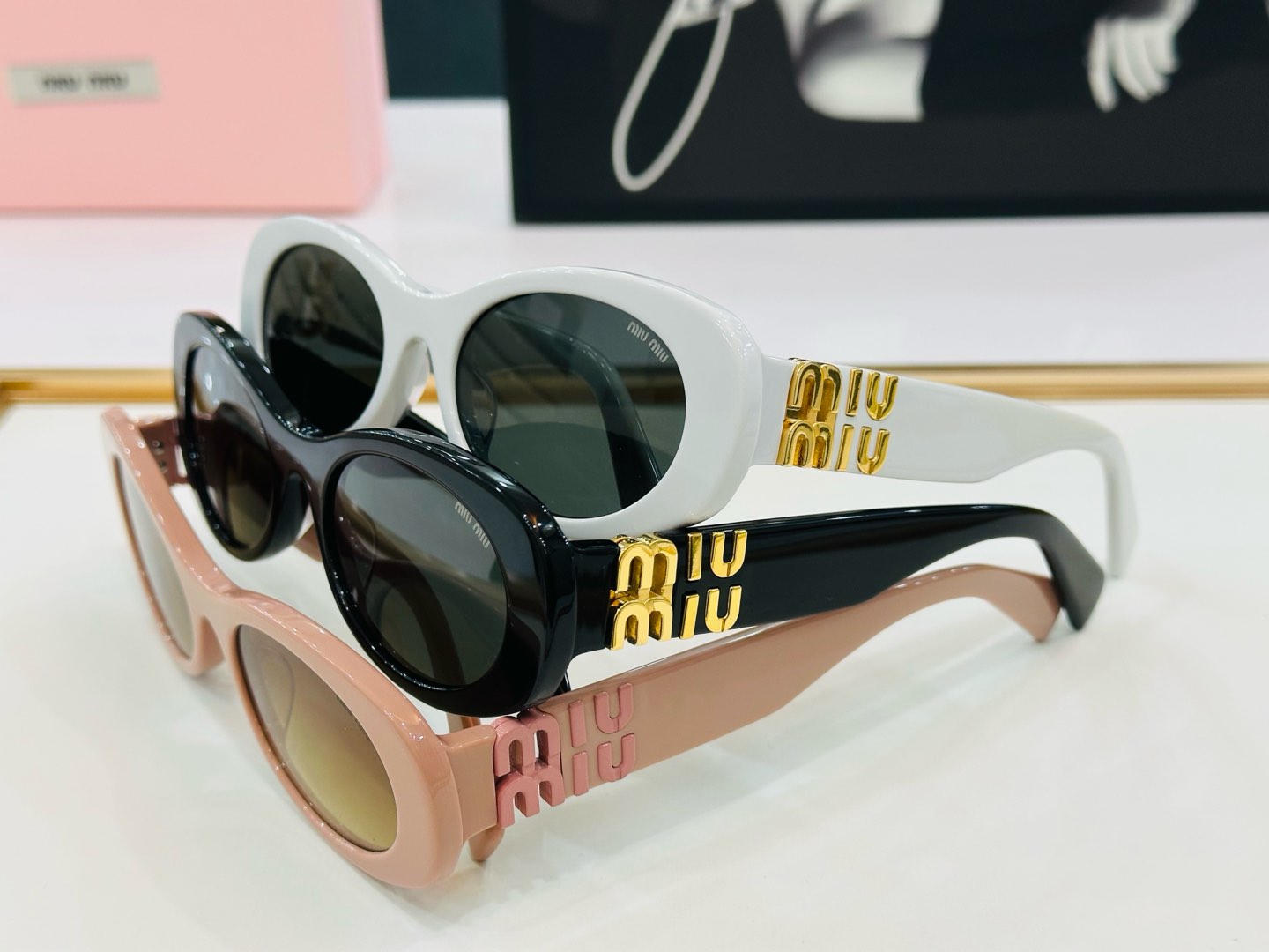 🆕 谬家 SMU06ZS Size：55口20-138 🌺🌺 玫瑰闪电 时尚靓丽 得意得意微笑 b独具品