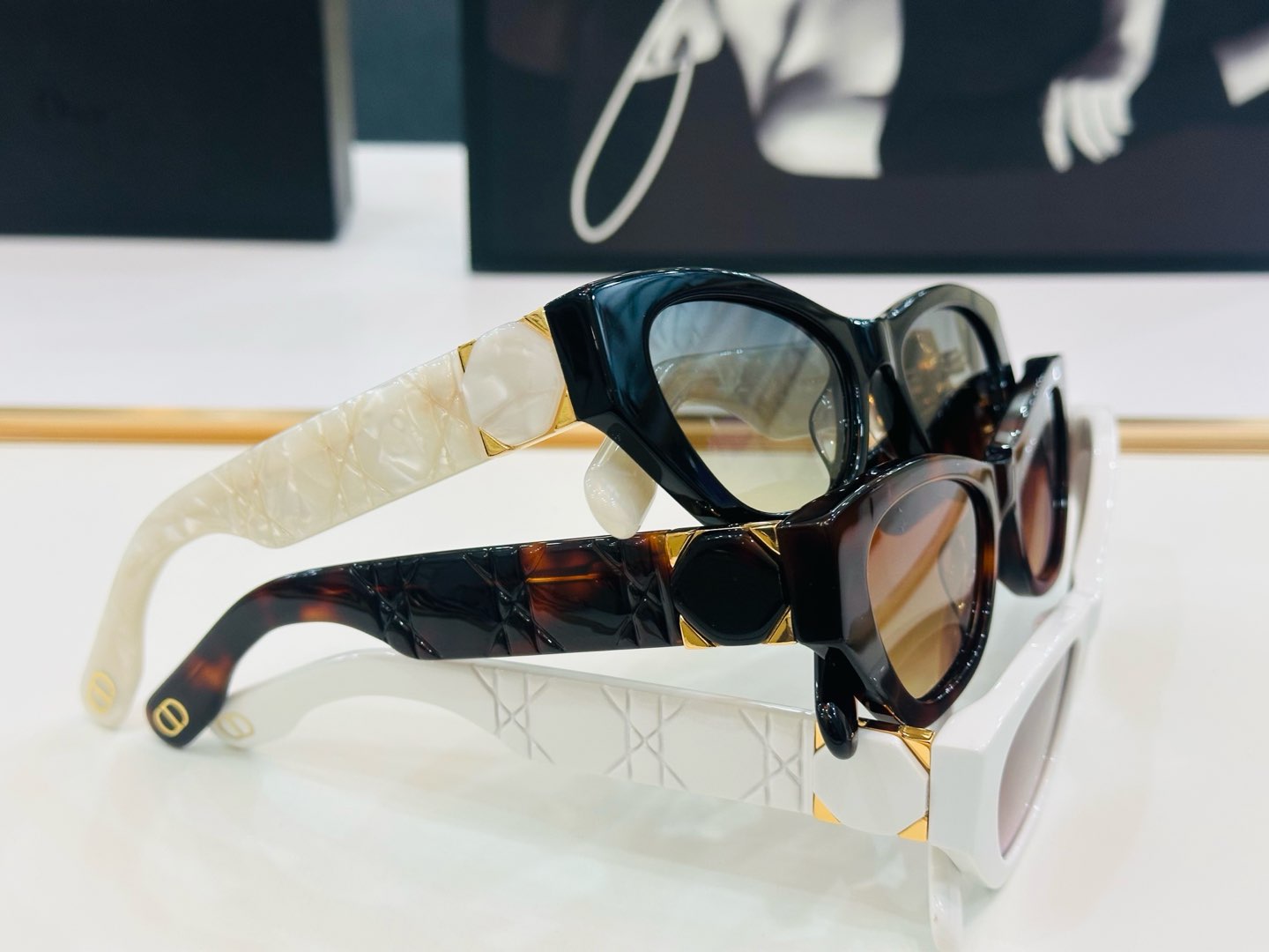 🔻🔻🔻DIO* 迪家 CDICON B1 Size：54口18-145  春夏款墨镜 😎🔆。。搭配镜腿精