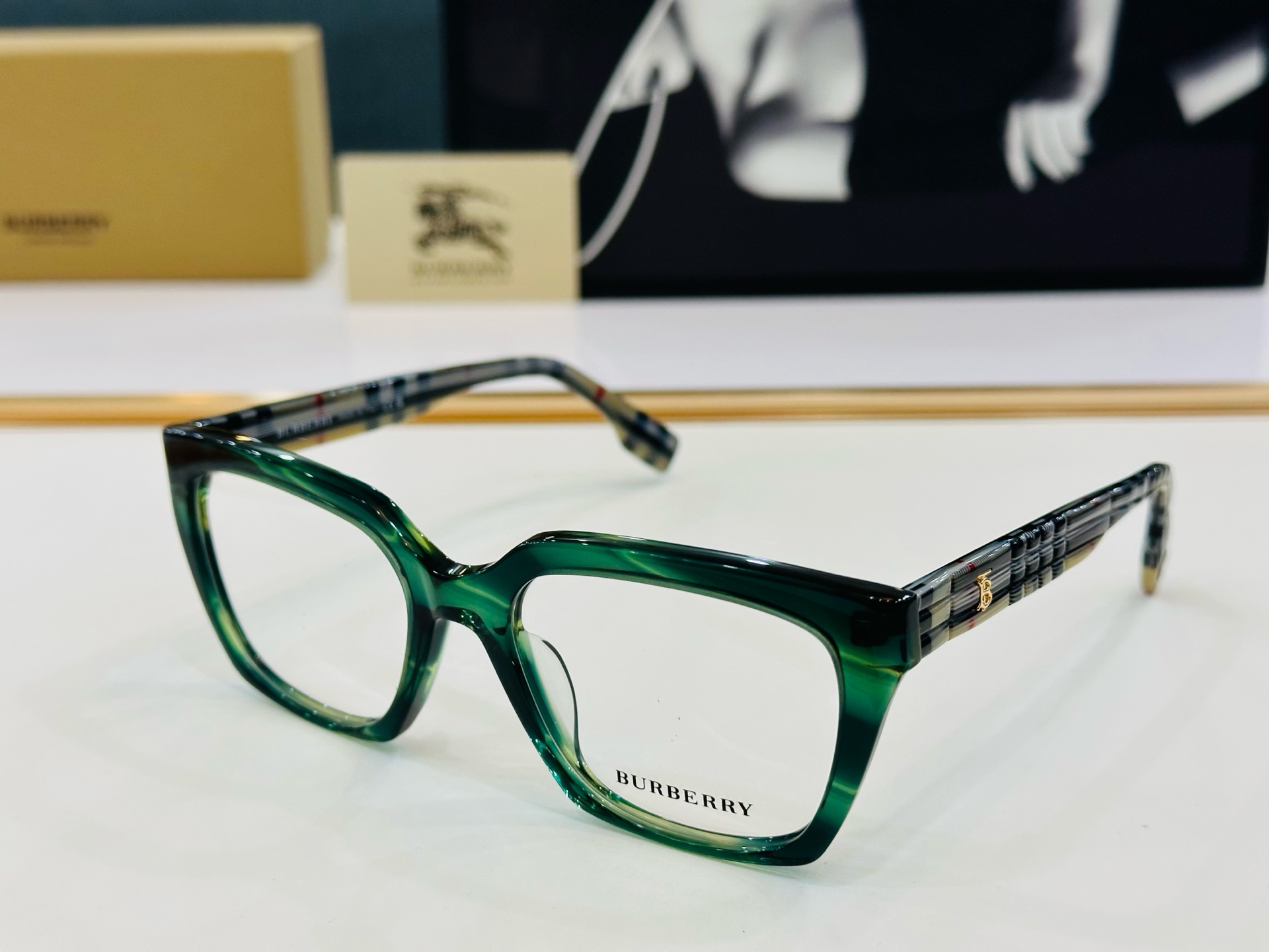 新款 BURBERR*🔻巴家 BE2471  百搭镜架Size：53口19-145 高品质 到货 🌲🌲🌲