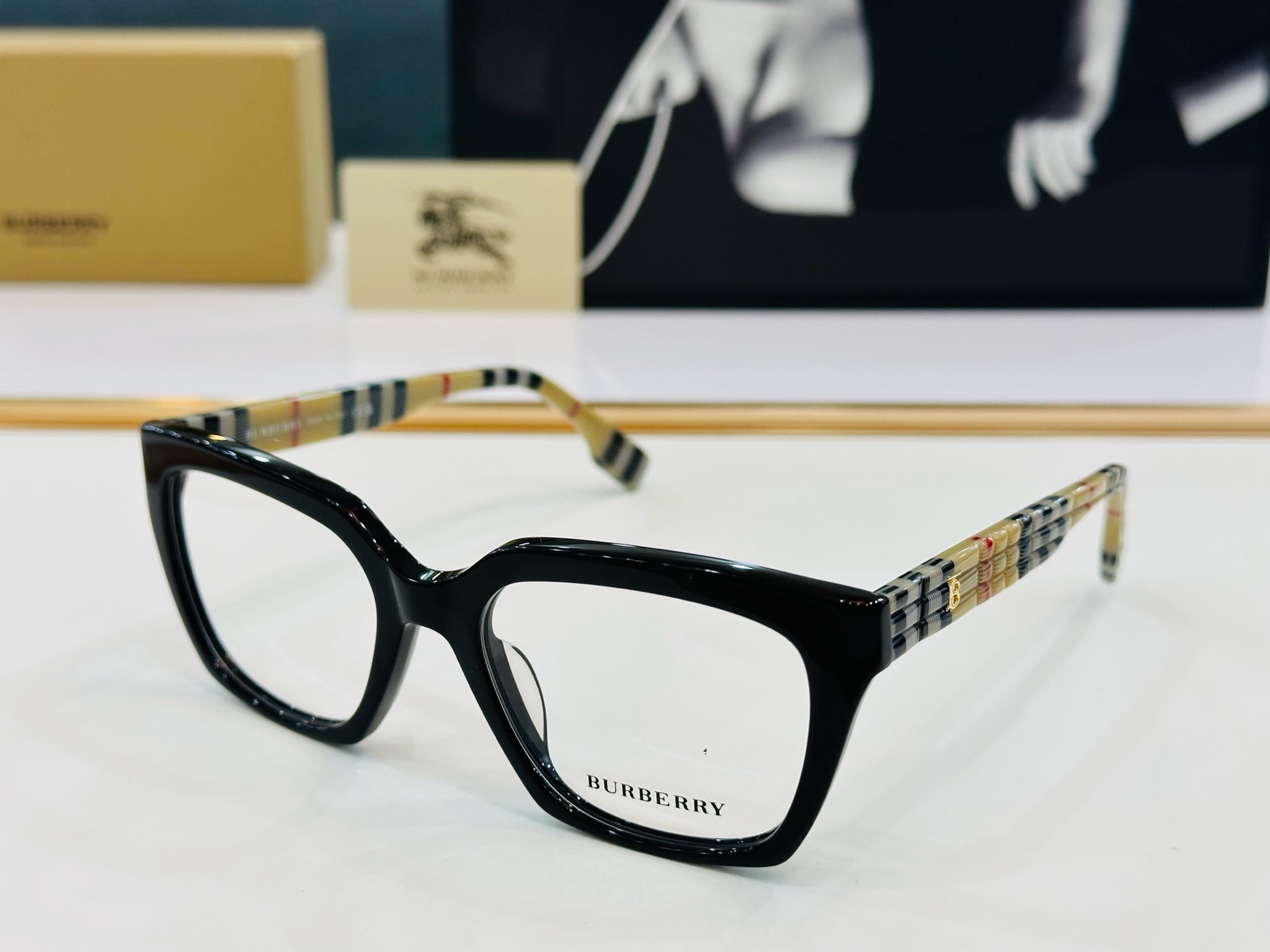 新款 BURBERR*🔻巴家 BE2471  百搭镜架Size：53口19-145 高品质 到货 🌲🌲🌲