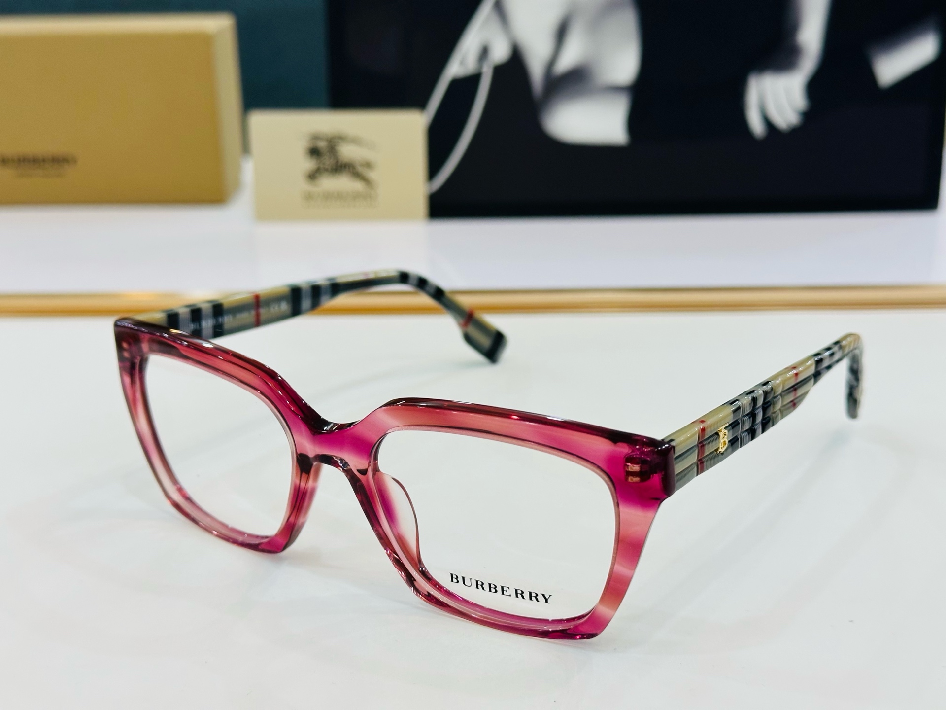 新款 BURBERR*🔻巴家 BE2471  百搭镜架Size：53口19-145 高品质 到货 🌲🌲🌲