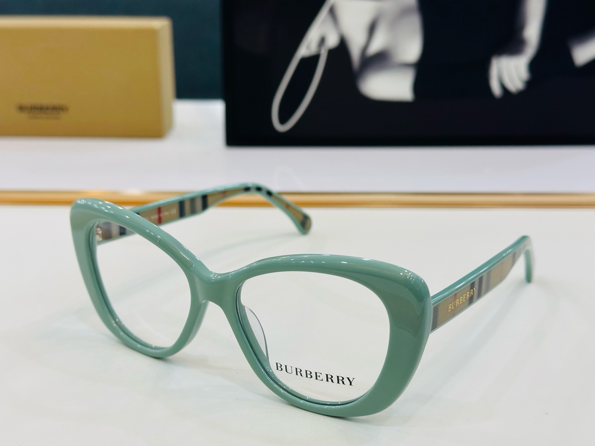 新款 BURBERR*🔻巴家 BE2473 百搭镜架Size：54口18-145 高品质 到货 🌲🌲🌲Z