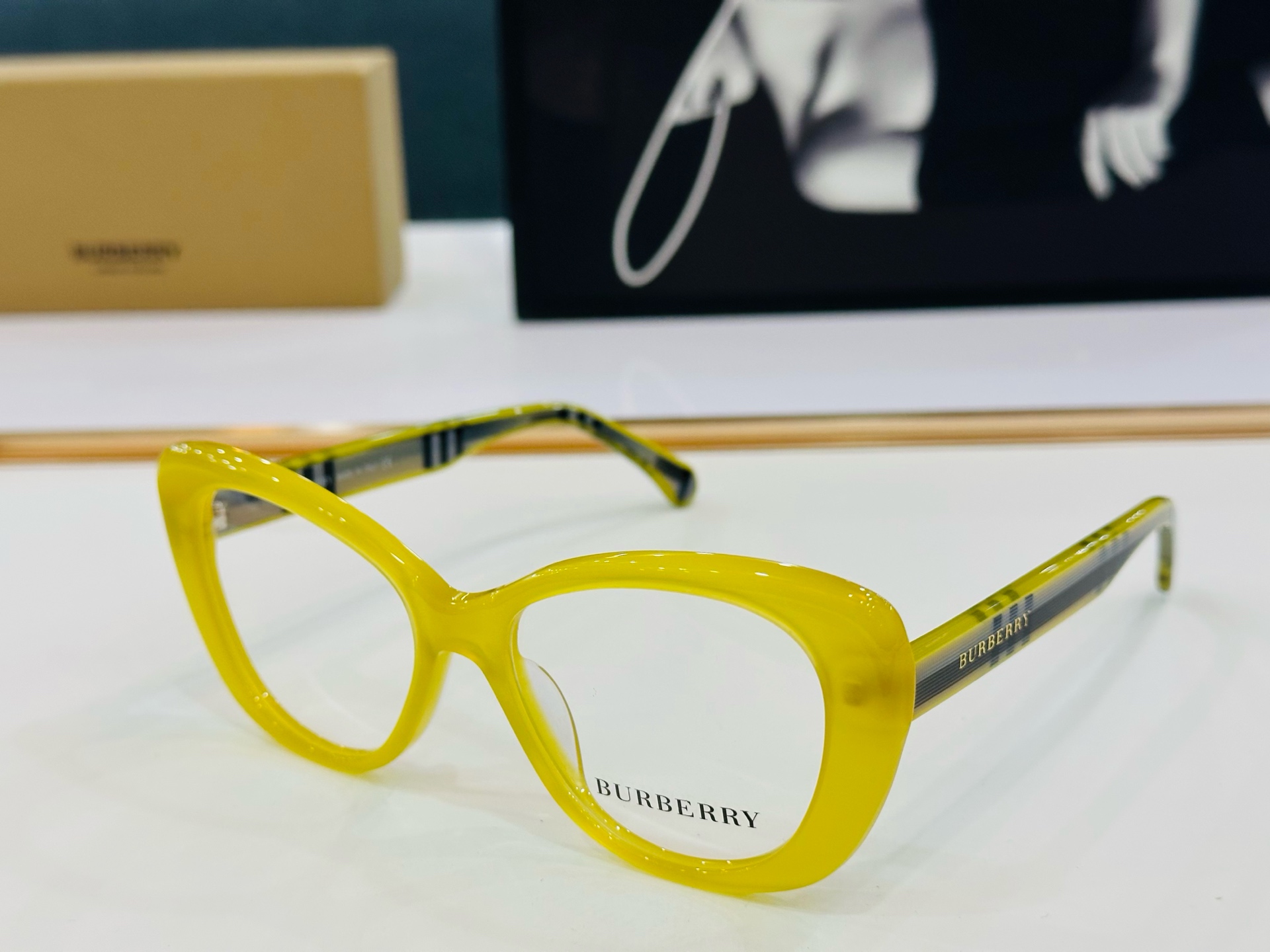 新款 BURBERR*🔻巴家 BE2473 百搭镜架Size：54口18-145 高品质 到货 🌲🌲🌲Z