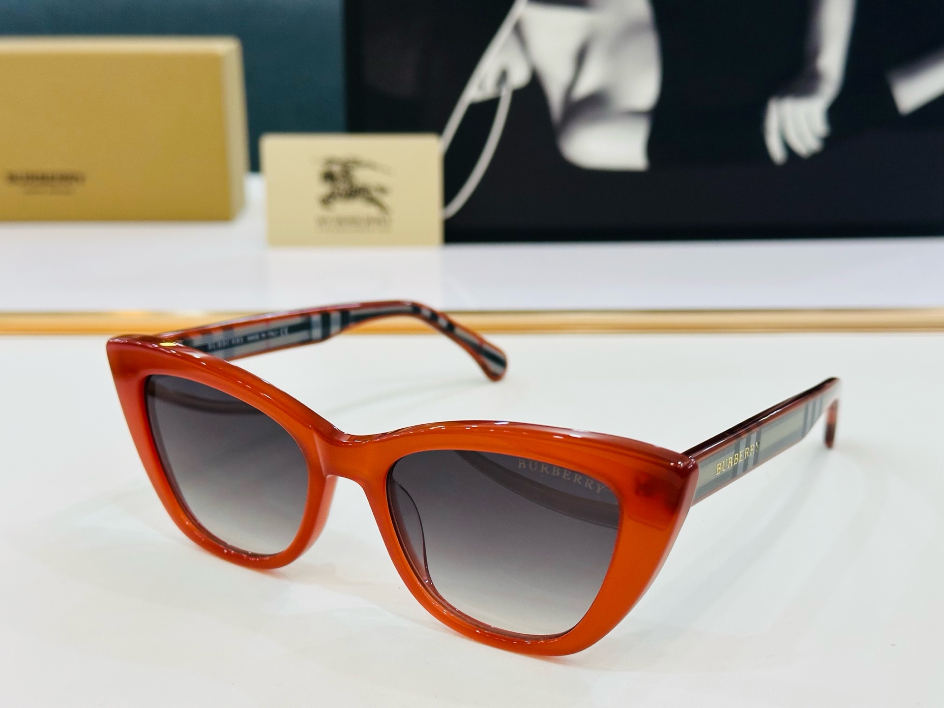 新款 BURBERR*🔻巴家 BE2472 百搭镜架Size：53口19-145 高品质 到货 🌲🌲🌲Z