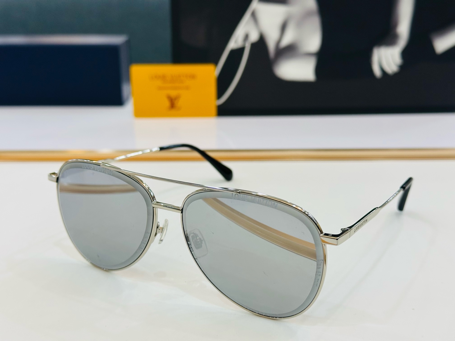 路易家 LOUIS *VUITON 原单高品质 Model Z2625U 高端货 Size：62口15-