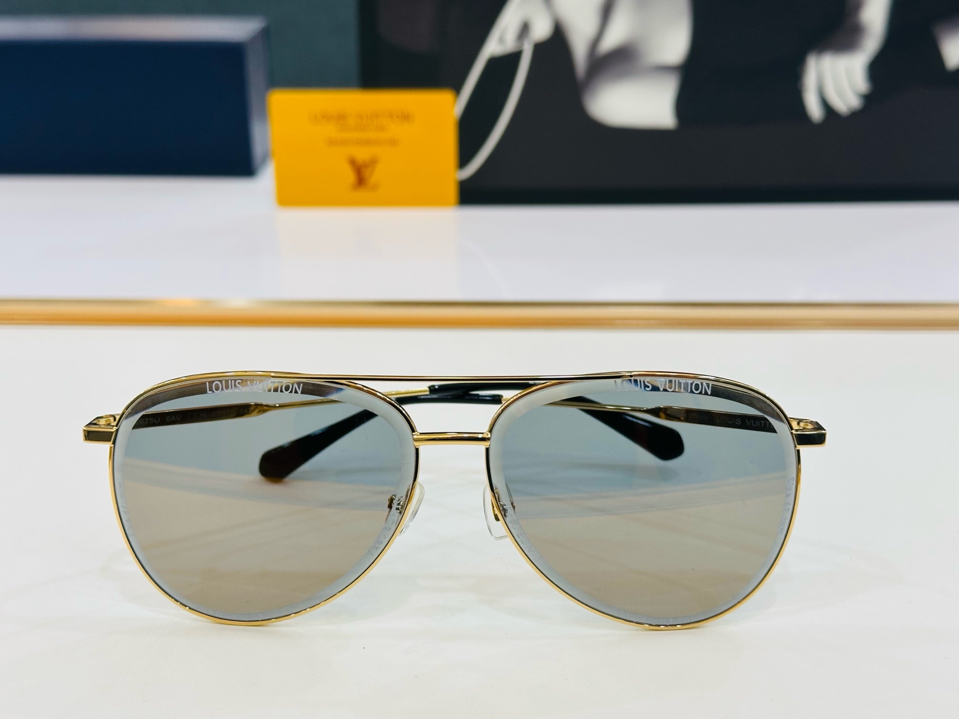 路易家 LOUIS *VUITON 原单高品质 Model Z2625U 高端货 Size：62口15-