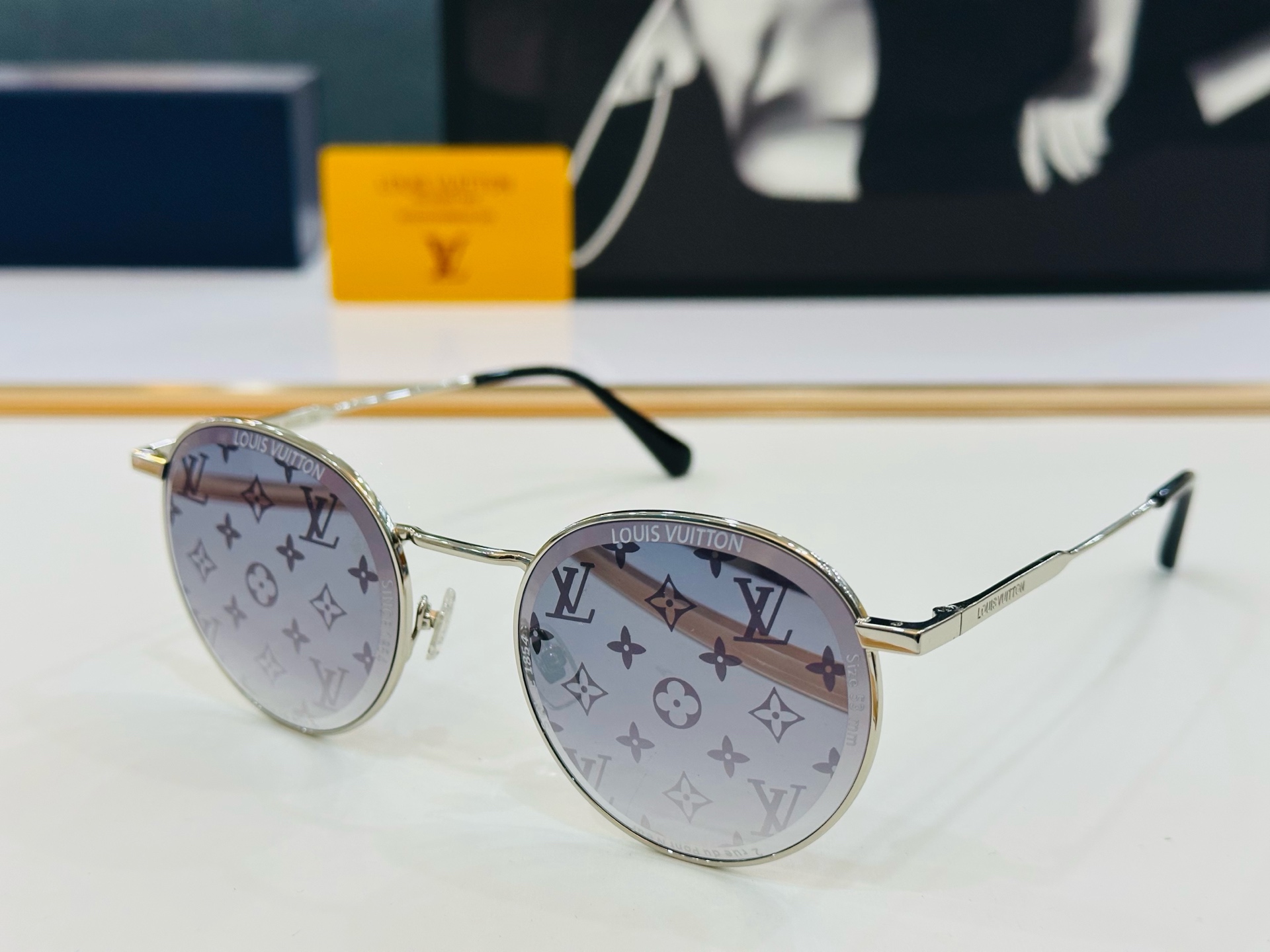 路易家 LOUIS *VUITON 原单高品质 Model Z2603U 高端货 Size：52口21-