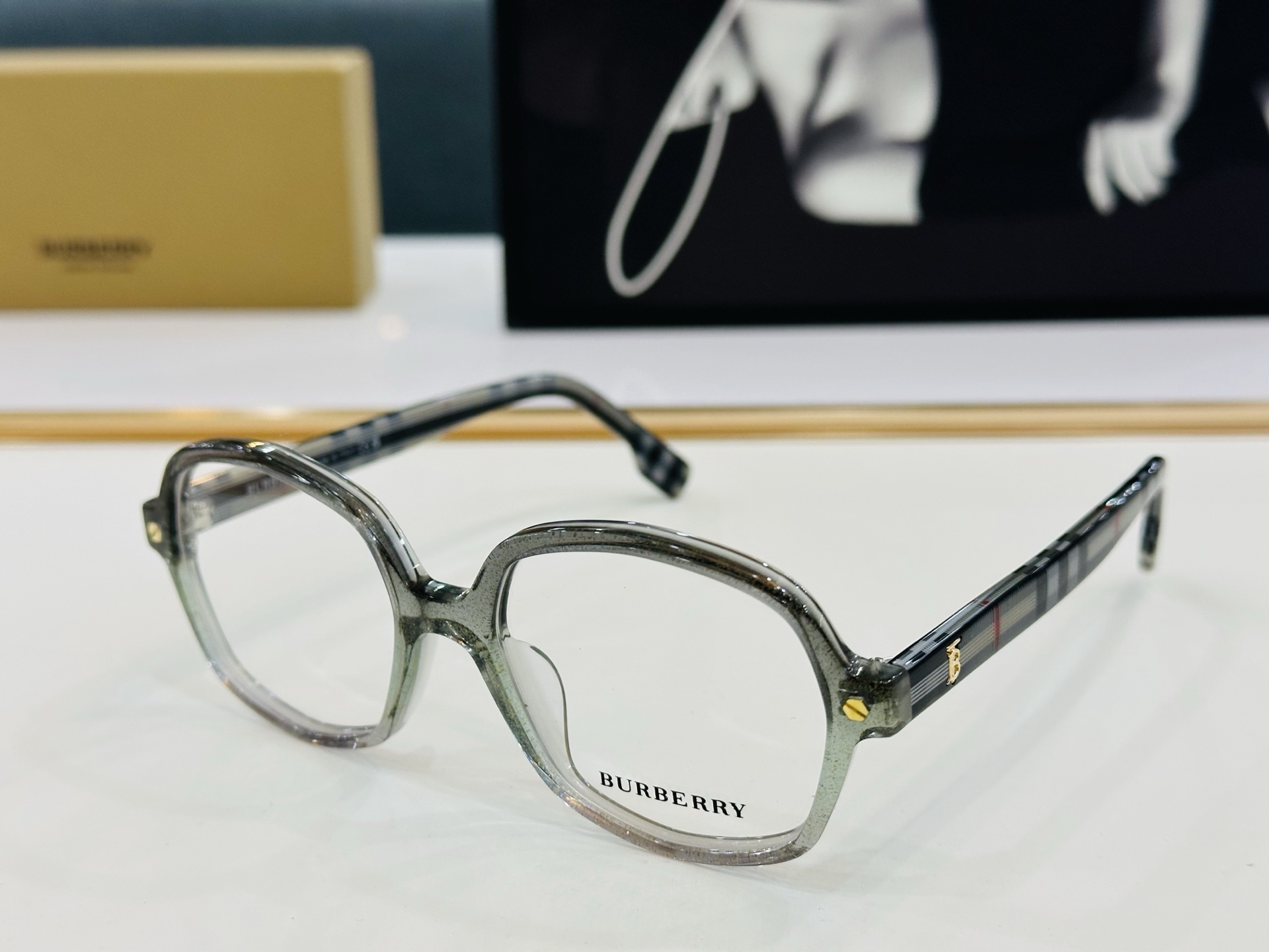 新款 BURBERR*🔻巴家 BE2317  百搭镜架Size：50口21-145 高品质 到货 🌲🌲🌲