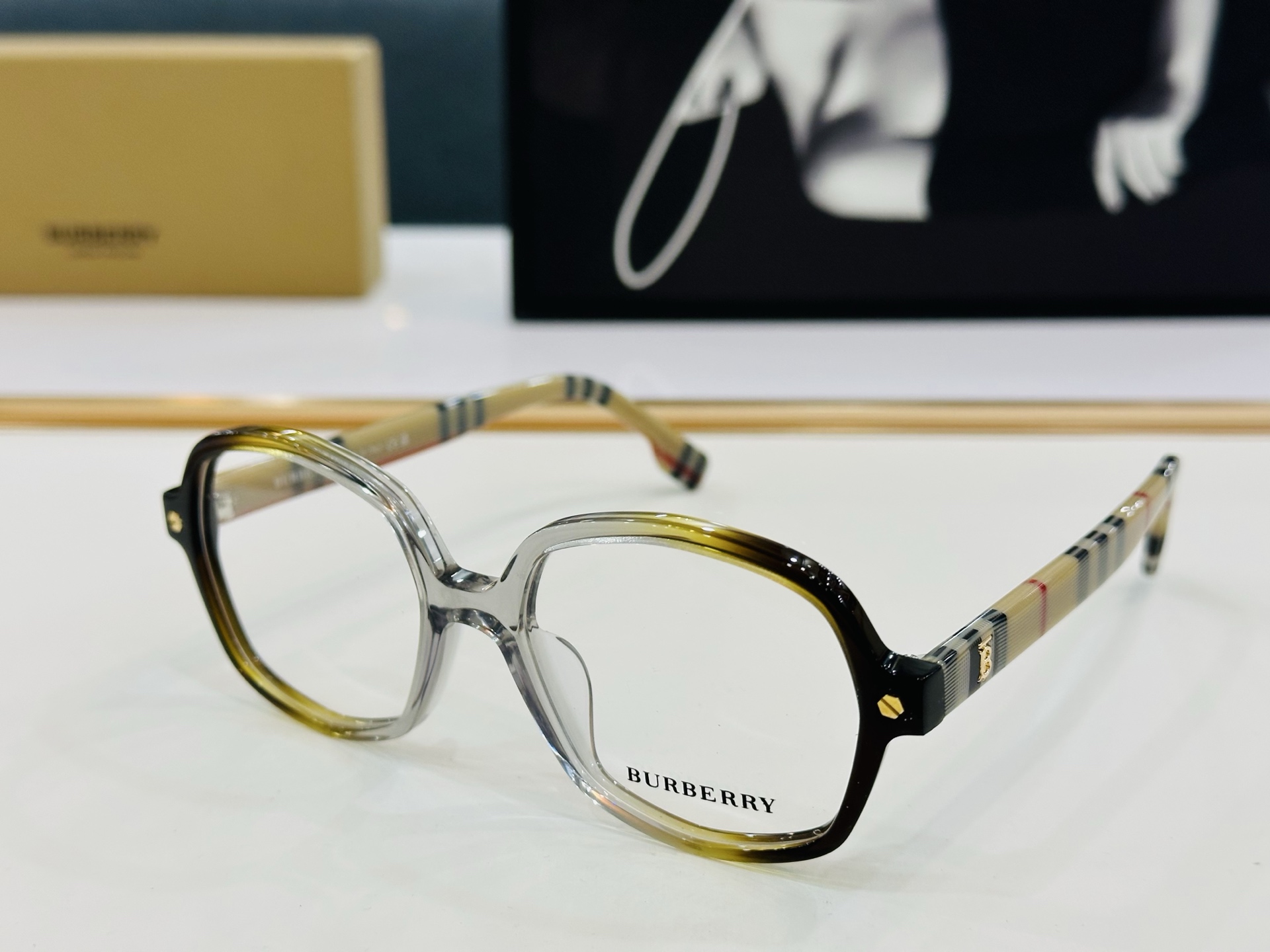 新款 BURBERR*🔻巴家 BE2317  百搭镜架Size：50口21-145 高品质 到货 🌲🌲🌲
