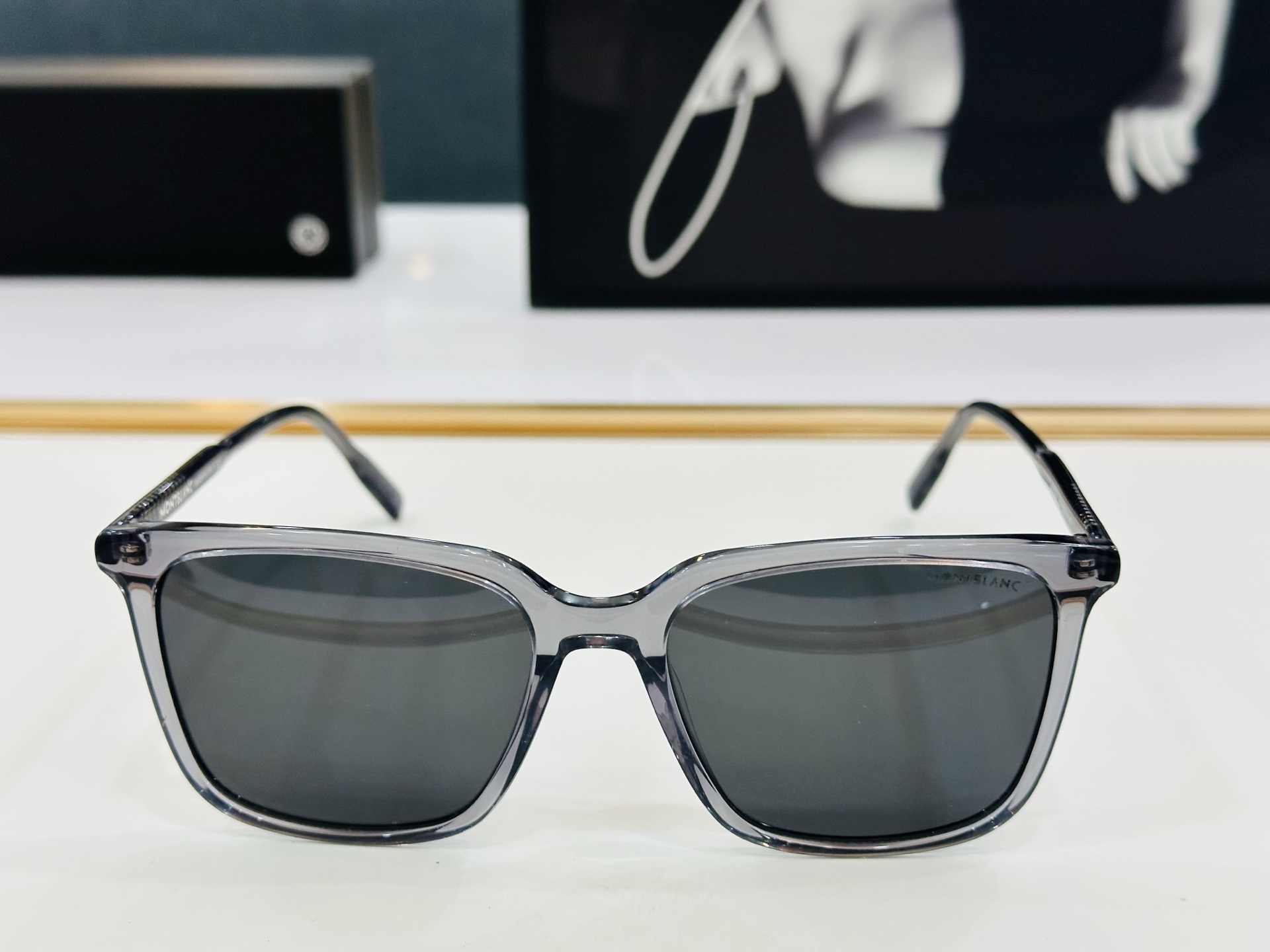 MB0084SK Size：56口18-145  🌤万宝龙 品质做工稳实多色可选 E太阳镜 
