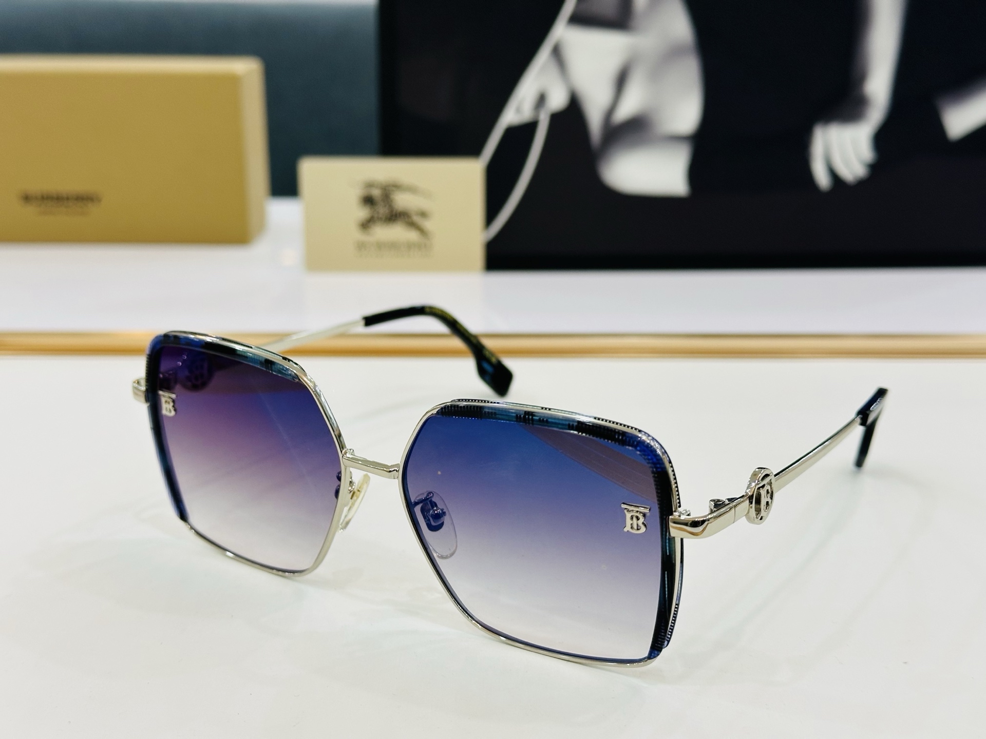 网红款 巴家 Burberry BE3128  单品搭配利器‼TB标字母现世 随便搭配都时髦❤size：