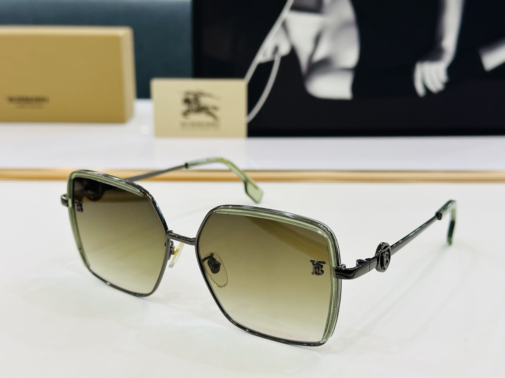 网红款 巴家 Burberry BE3128  单品搭配利器‼TB标字母现世 随便搭配都时髦❤size：