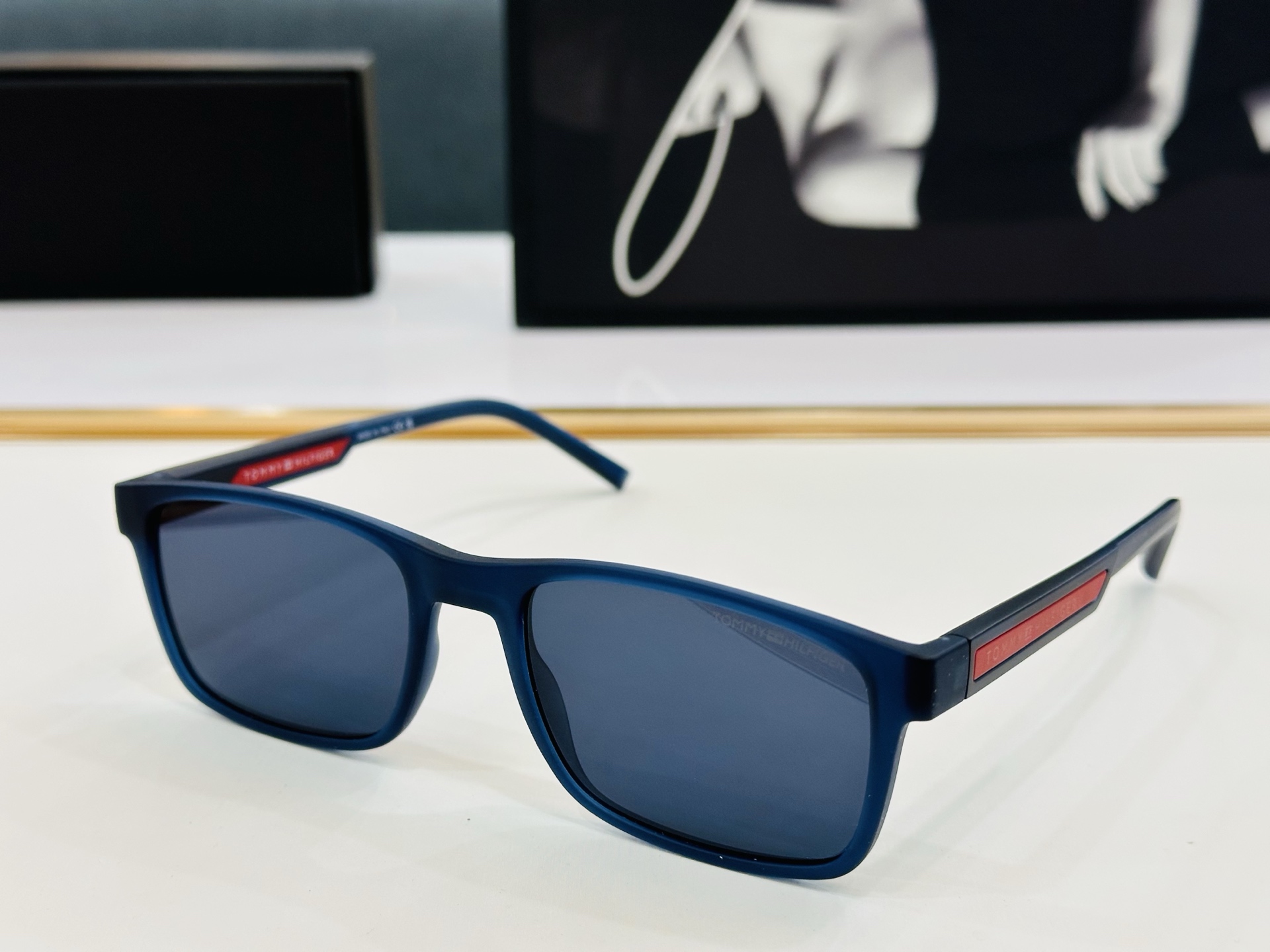 官网同步发售TOMMY HILFIGER 板材框 TX SIZE：56口19-145 Z简单大气 太阳镜