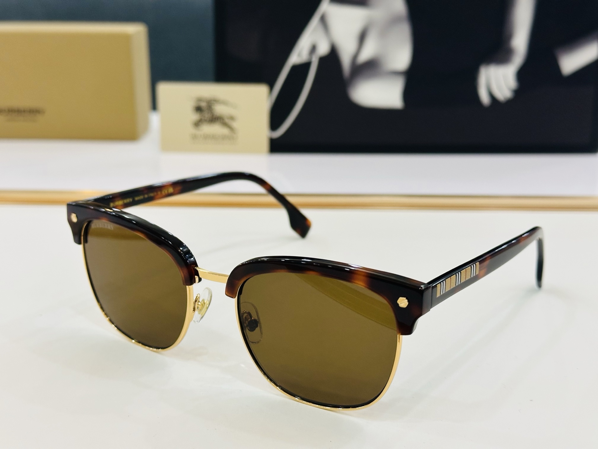 高品质✨BURBERR*✨ 巴家 BE4317 Size：56口20-145 女款太阳眼镜得意🌲🌲 bm