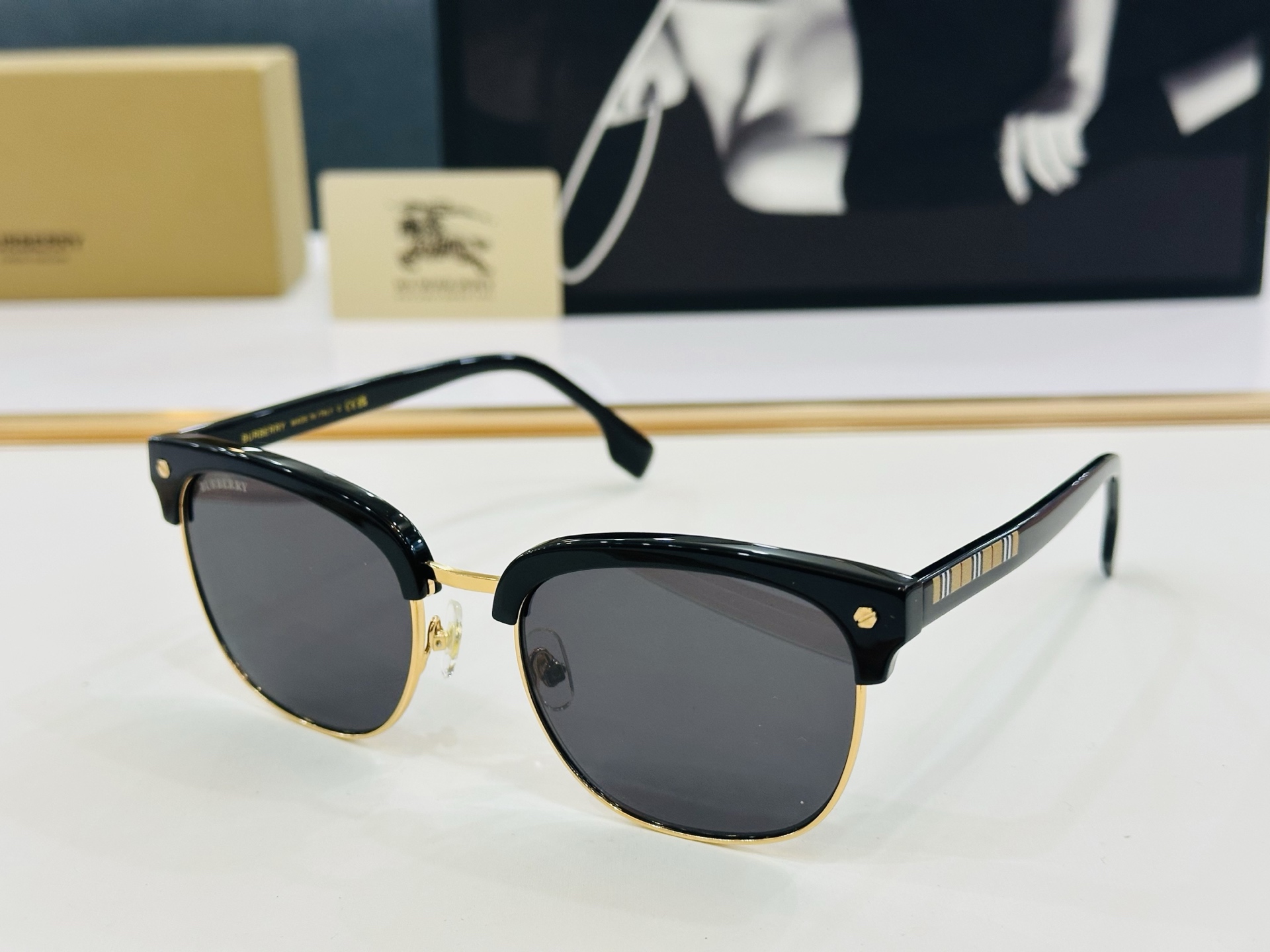 高品质✨BURBERR*✨ 巴家 BE4317 Size：56口20-145 女款太阳眼镜得意🌲🌲 bm