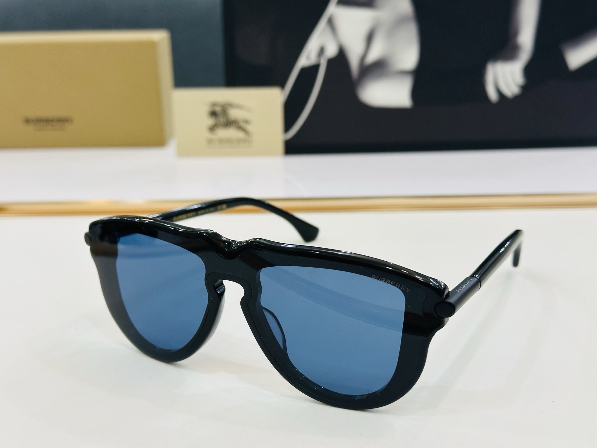 高品质✨BURBERR*✨ 巴家 BE4427 Size：136口0-140 女款太阳眼镜得意🌲🌲 b高